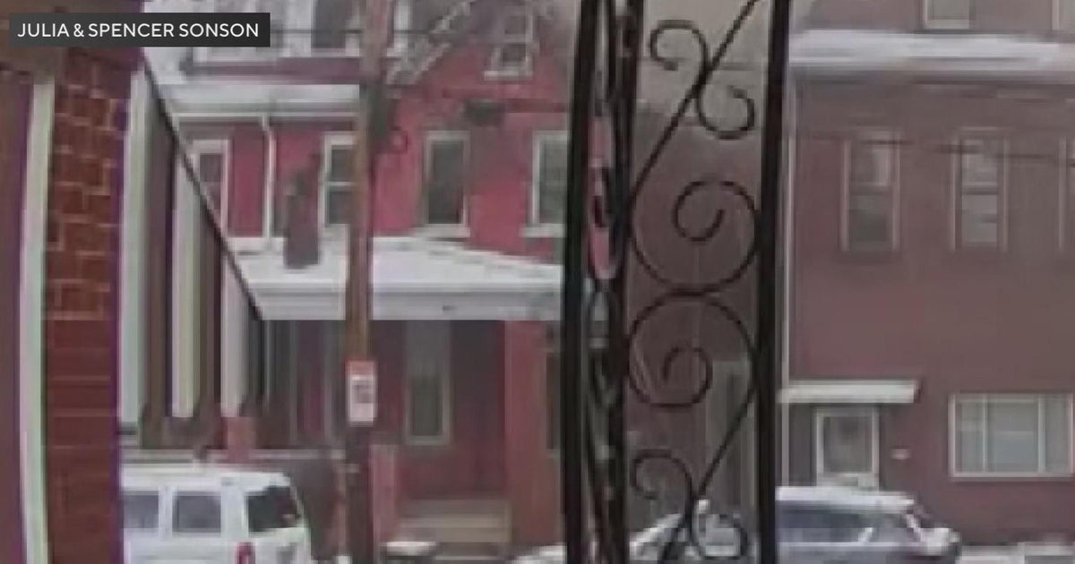 Neighbors rescue man from Pennsylvania house fire - CBS Pittsburgh