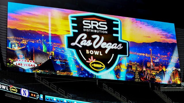 COLLEGE FOOTBALL: DEC 23 SRS Distribution Las Vegas Bowl - Utah vs Northwestern 