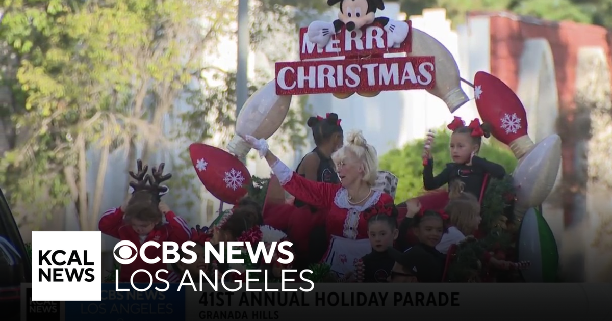 Thousands gather for 41st annual Granada Hills Holiday Parade CBS Los