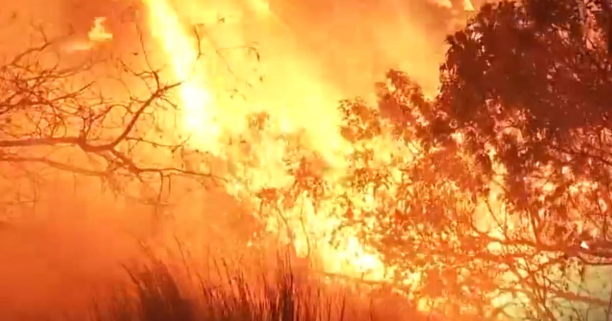 Wildfire prompts evacuations in Southern California