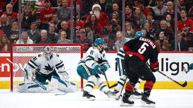 sharks-hurricanes-2189303217.jpg 