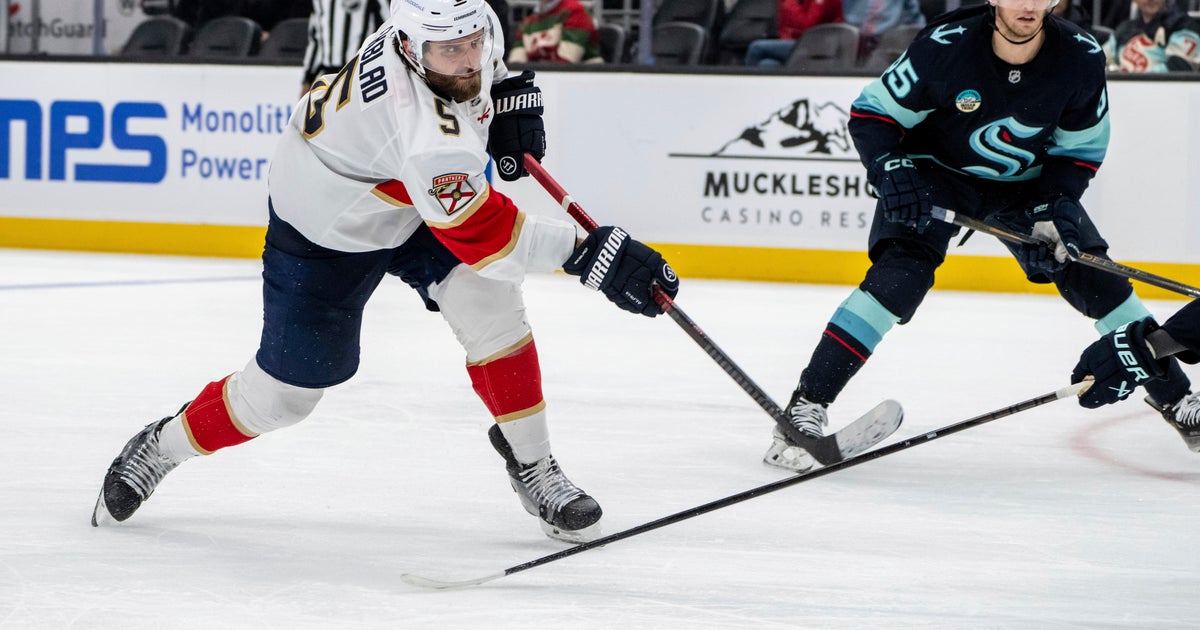 Panthers score in shootout to beat Kraken 2-1 Panthers score in shootout to beat Kraken 2-1