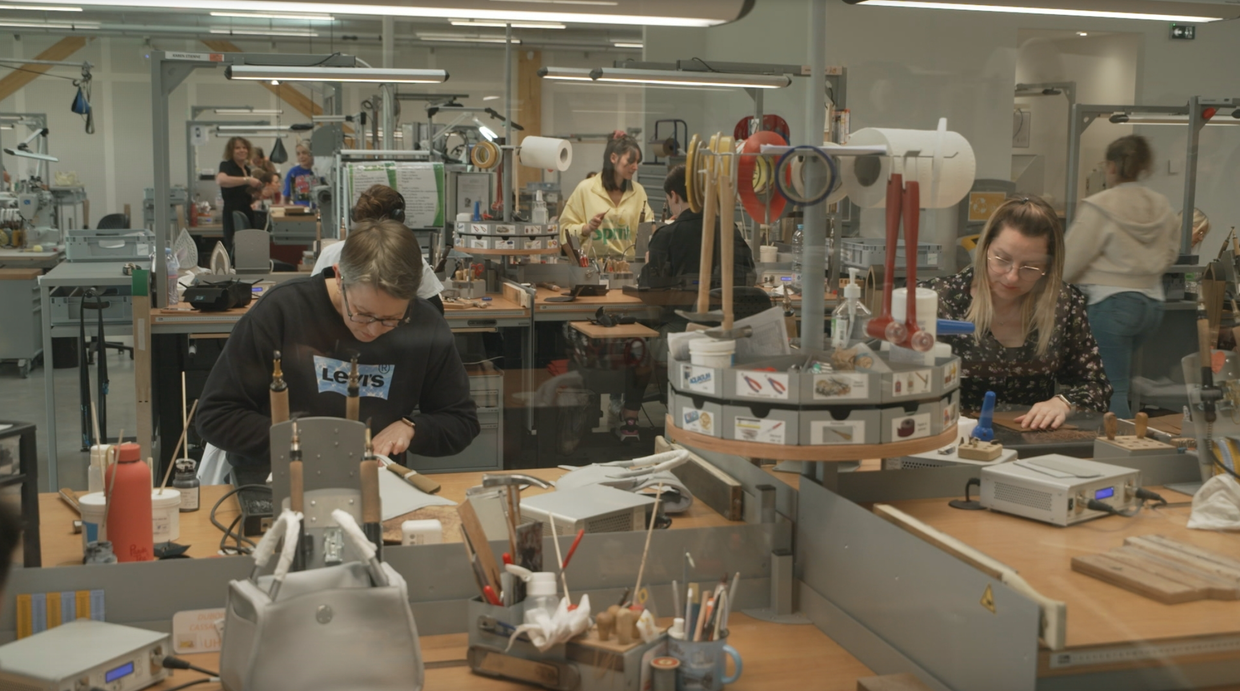 Hermès artisans at work 