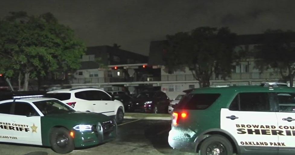 Man shot overnight at Oakland Park apartment complex
