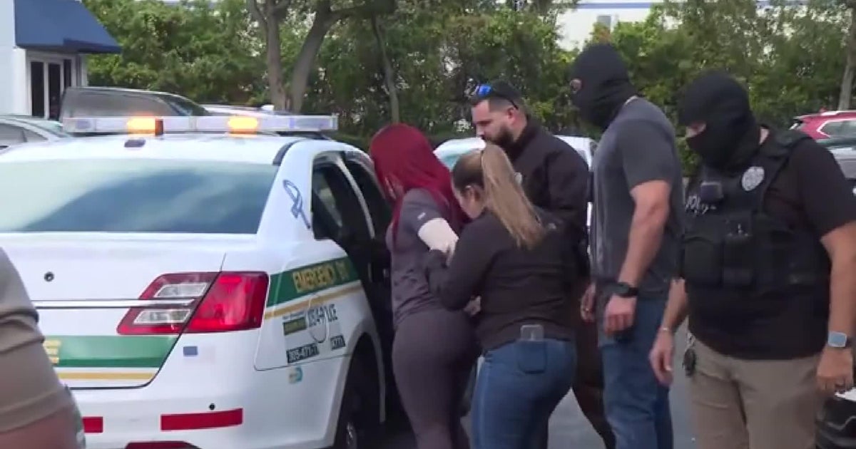 3 detained in Hialeah clinic raid; police investigate possible insurance fraud 3 detained in Hialeah clinic raid; police investigate possible insurance fraud