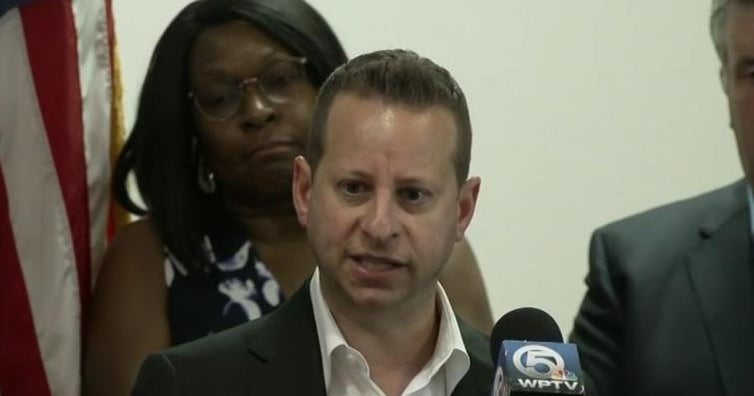 Trump may tap Democrat Moskowitz to run FEMA