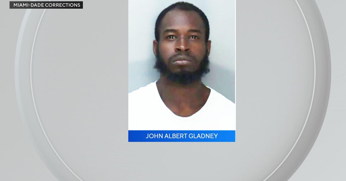 Arrest made in stabbing of man, woman outside News Cafe in Miami Beach Arrest made in stabbing of man, woman outside News Cafe in Miami Beach