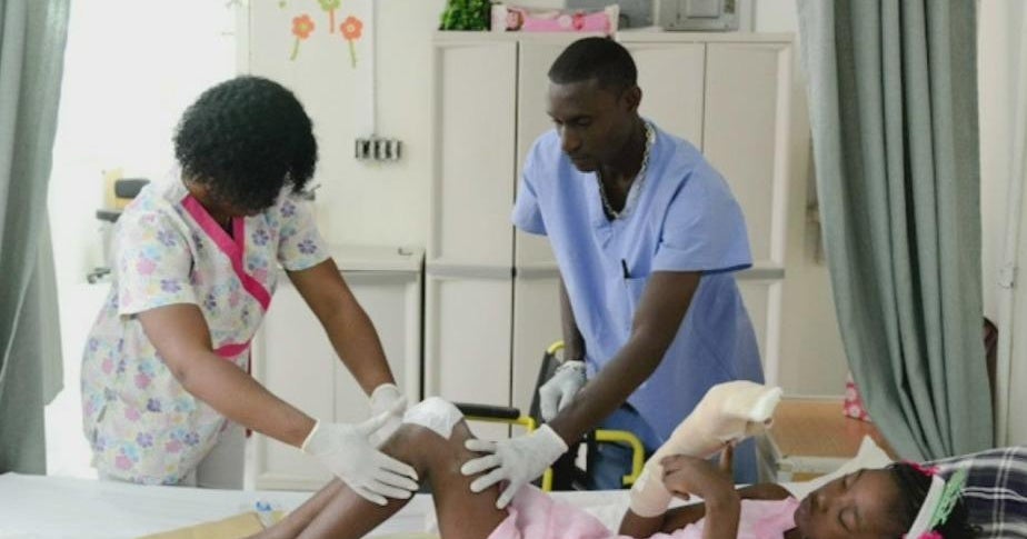 South Florida doctors outraged that gangs ravaged Haiti hospital CBS