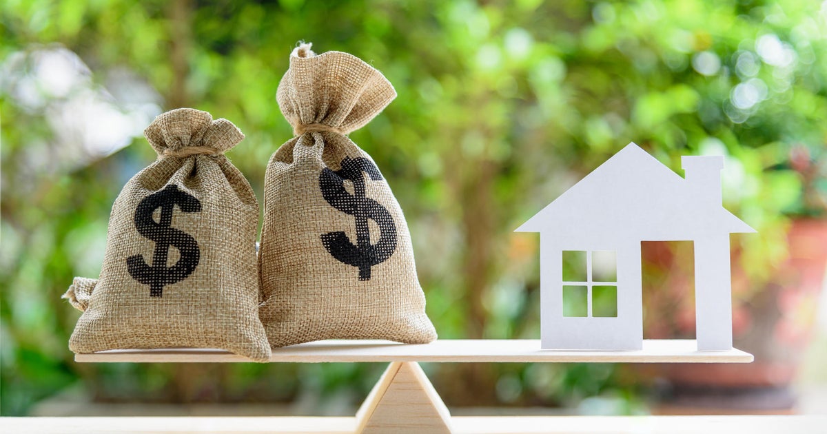 HELOC or home equity loan: Which will be better in 2025? HELOC or home equity loan: Which will be better in 2025?