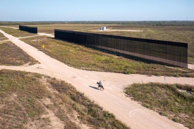 1011-texas-border-wall-bl-tt-135.jpg 