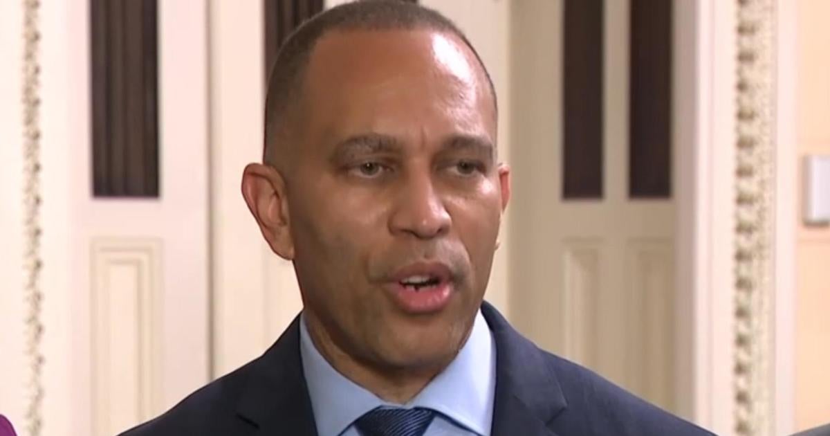 Hakeem Jeffries speaks after House passes funding deal