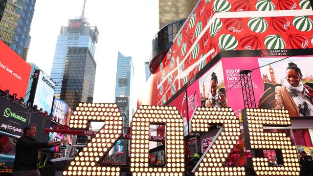 Times Square Numeral Arrival For New Year's Eve 