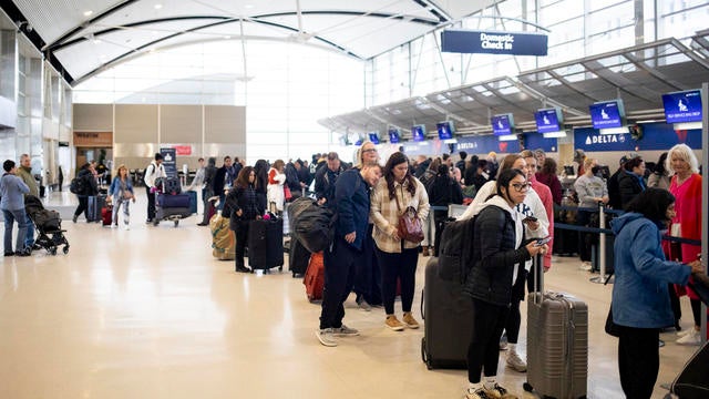 TSA Expects Busiest Thanksgiving Ever For Air Travel In U.S. 