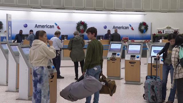 holiday-travel-in-wcco6pzp.jpg 