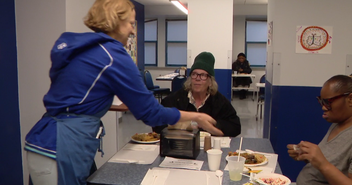 The Chicago Jewish organization is providing a Christmas Eve meal for Christians in need