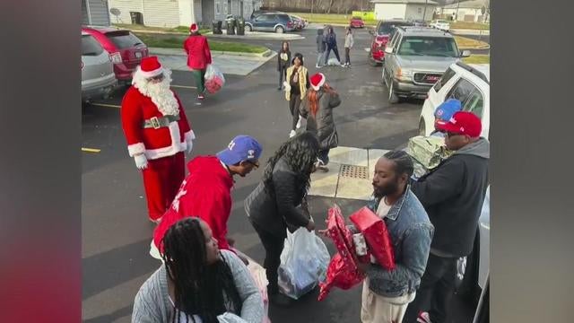 Detroit rapper hosts annual Adopt-A-Block program on Christmas Day 