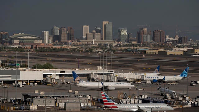 Exterior view of Phoenix Sky Harbor Airport 