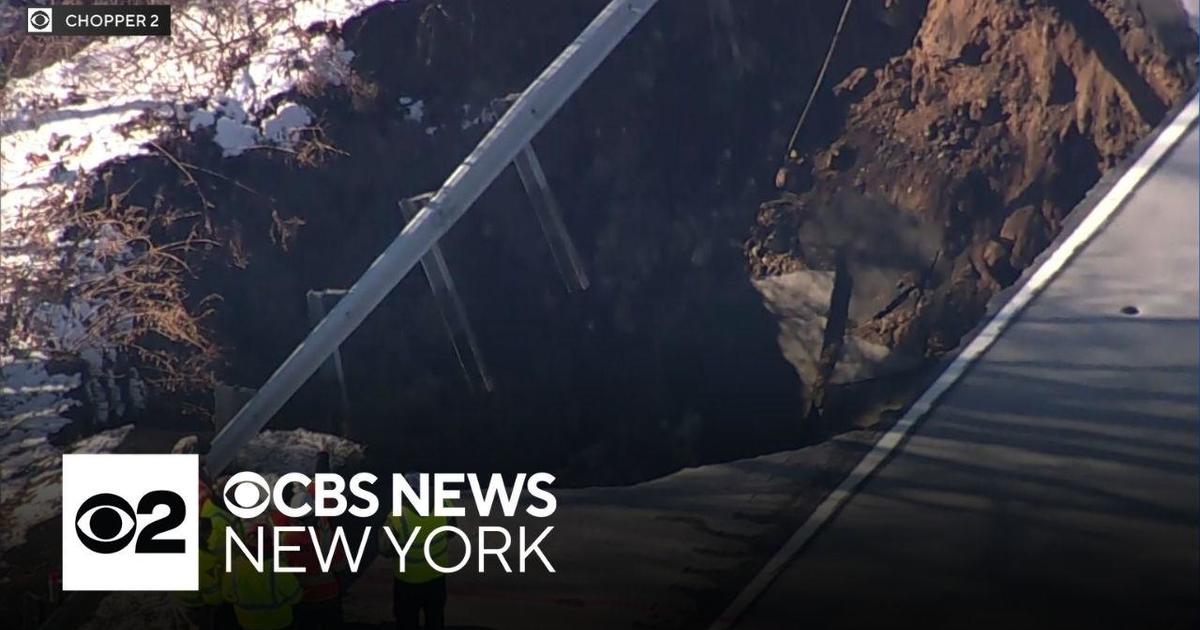 Sinkhole closes major highway in New Jersey