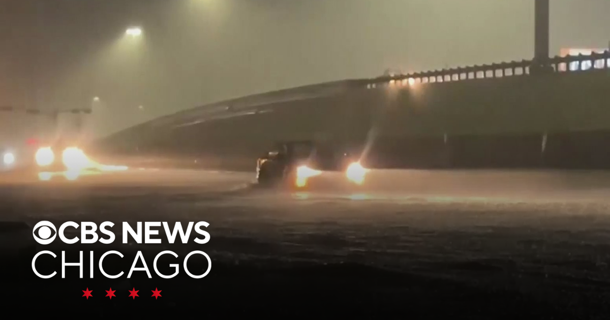 Severe weather disrupts post-holiday travel across the us