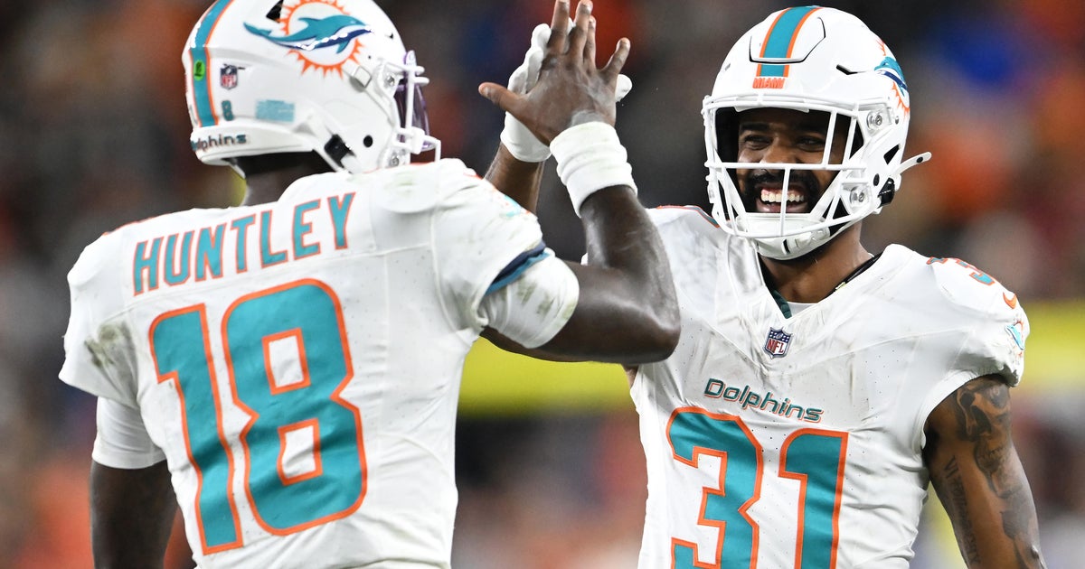Miami Dolphins defeat Cleveland Browns 20-3 Miami Dolphins defeat Cleveland Browns 20-3