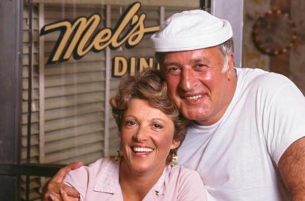 linda-lavin-and-vic-tayback.jpg 