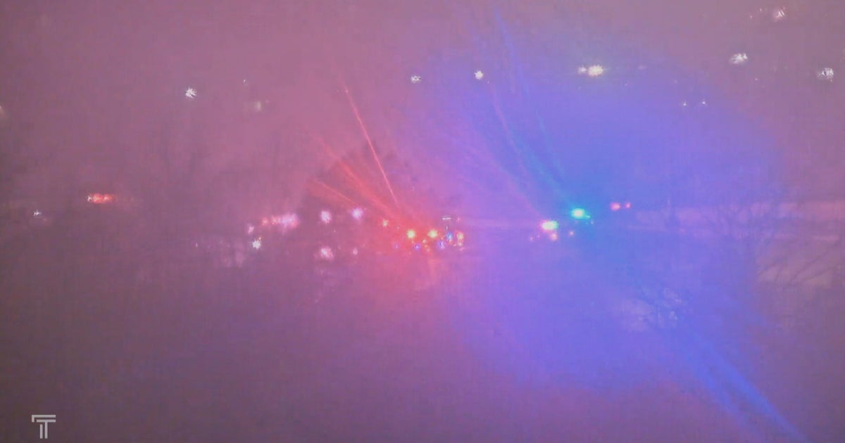 I-95 SB closed in Delaware after crash injures 2 paramedics