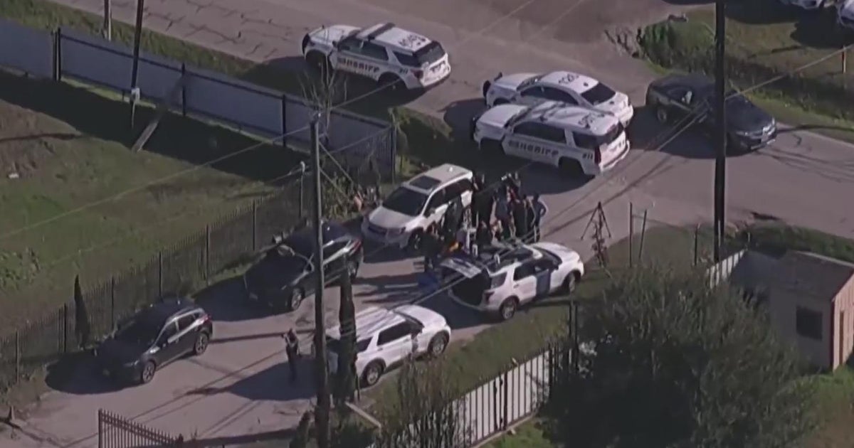 Authorities search Houston location linked to New Orleans truck attacker Authorities search Houston location linked to New Orleans truck attacker