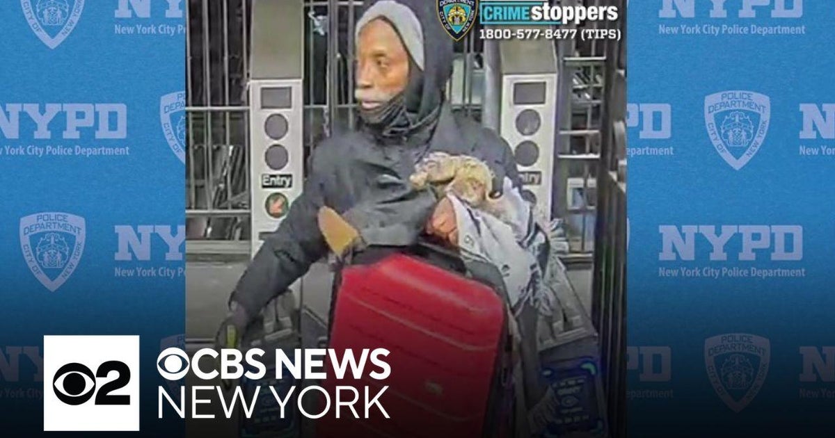 Man wanted for 2 subway stabbings in NYC, NYPD says - CBS New York