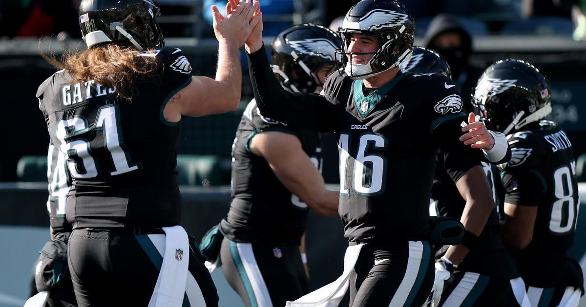 Tanner McKee tosses 2 TD passes as Philadelphia Eagles beat New York Giants in regular season finale