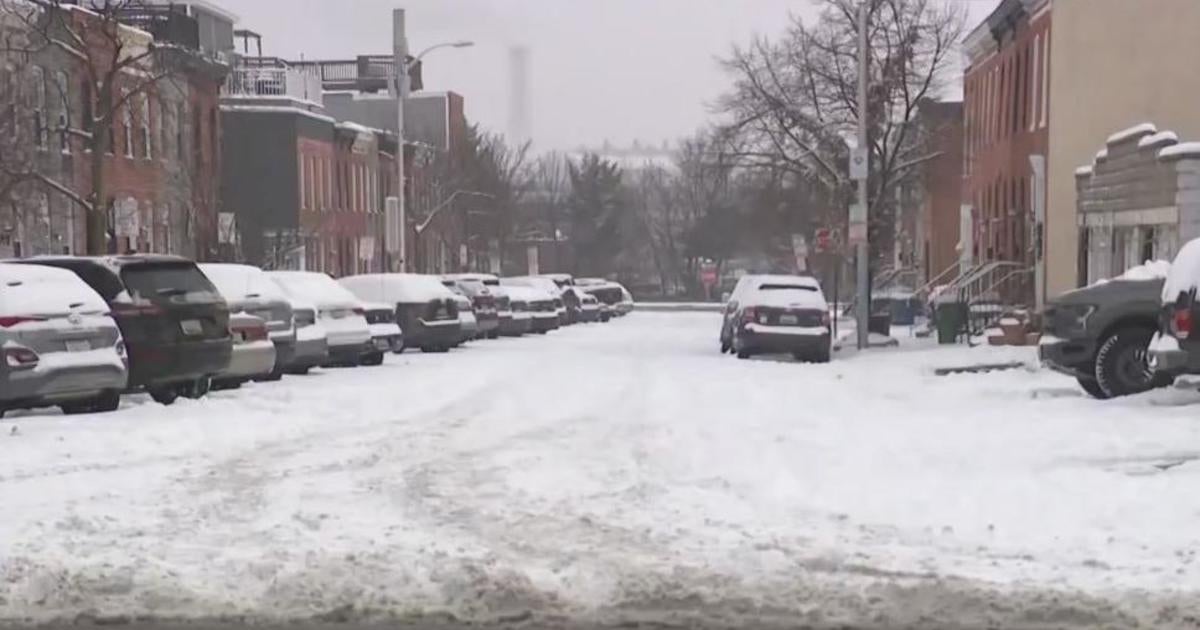 Maryland residents enjoy the first snow day of the season - CBS Baltimore