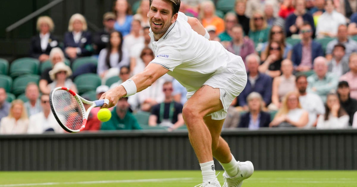 U.K. tennis star Cameron Norrie accidentally hits woman in stands with thrown racquet in Auckland