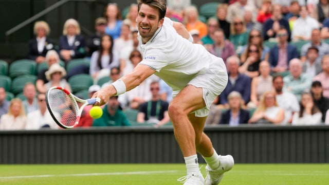 Auckland Spectator Hit Tennis