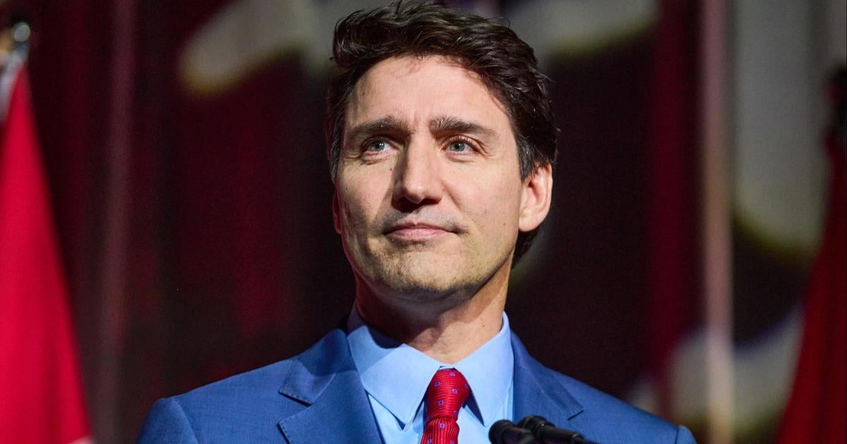 What happened to Justin Trudeau's popularity?