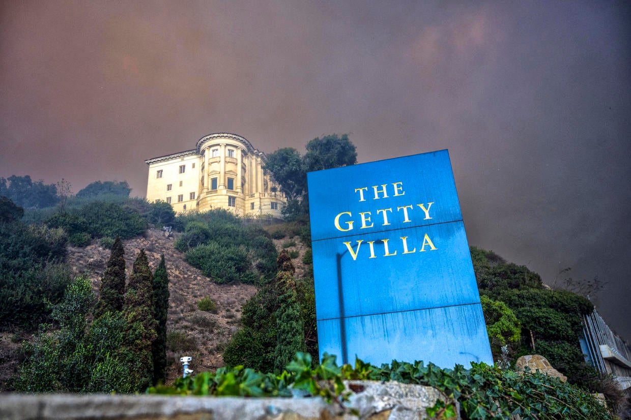 Getty Villa closes amid winddriven Palisades Fire CBS Los Angeles