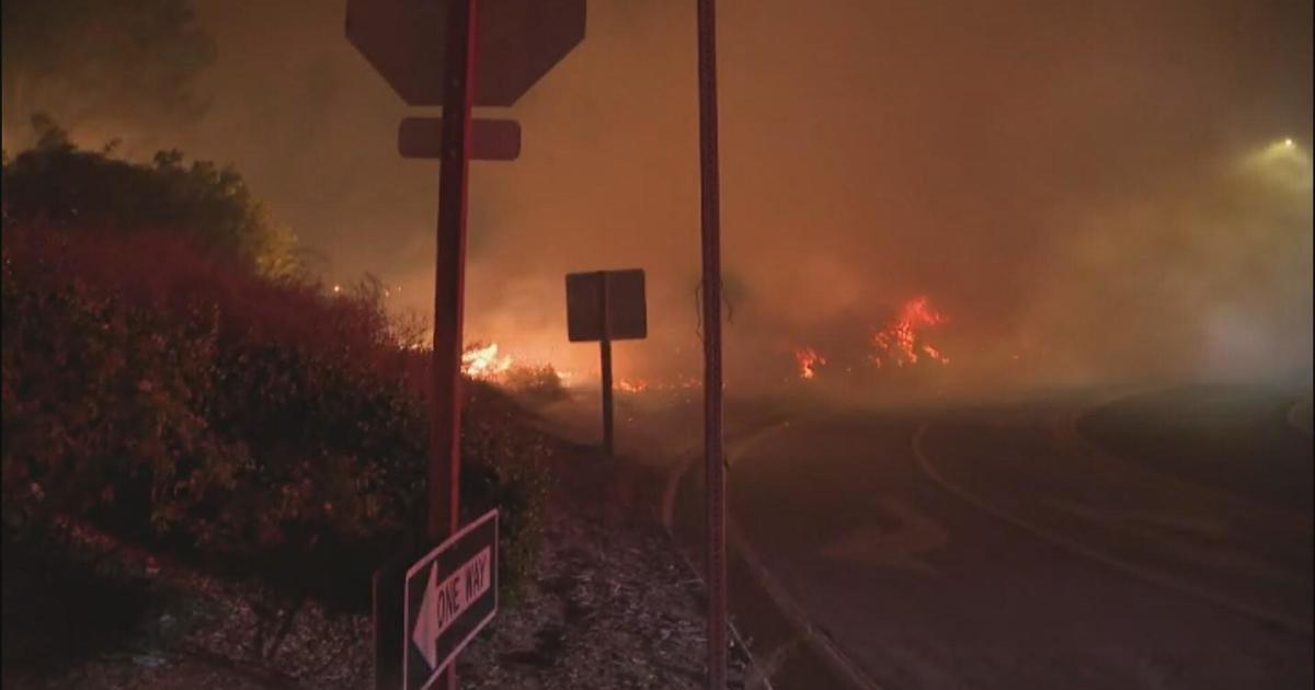 Mandatory evacuations for Hurst Fire in Sylmar are lifted - CBS Los Angeles