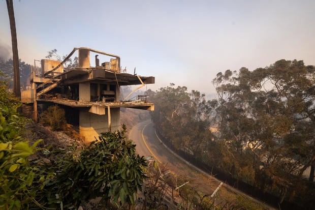 fire in palisades and malibu 