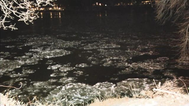 Ice floating along the Delaware River 