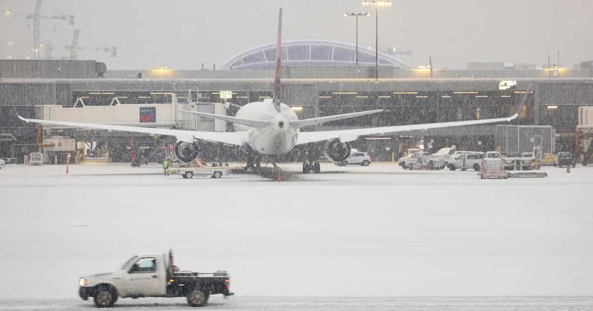 Hartfield-Jackson Airport in Atlanta declares full ground stop due to snowstorm