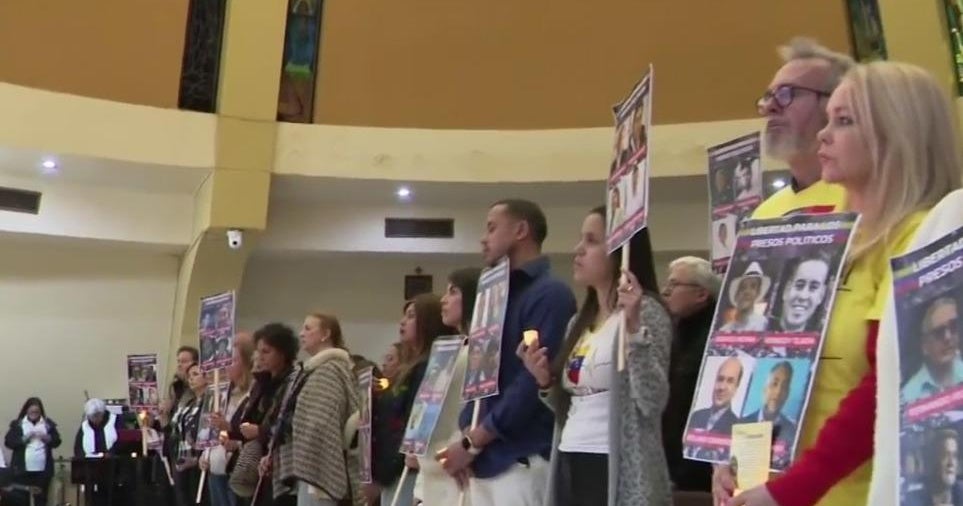 Venezuelans in South Florida are hoping for a peaceful transition of power Venezuelans in South Florida are hoping for a peaceful transition of power