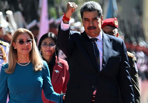 TOPSHOT-VENEZUELA-INAUGURATION-MADURO 