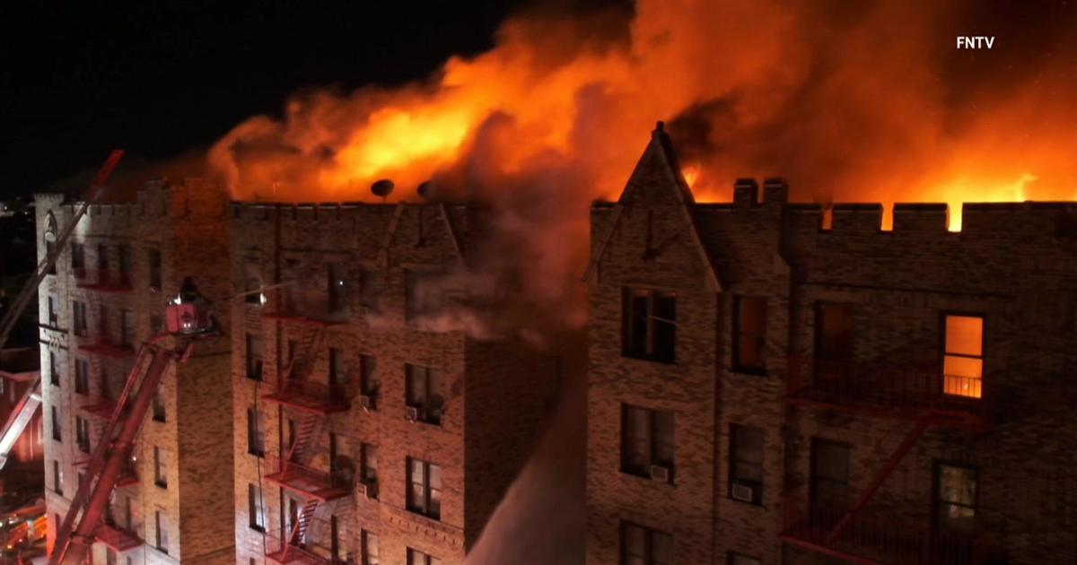 5-alarm fire burns in the Bronx, 4 people are injured