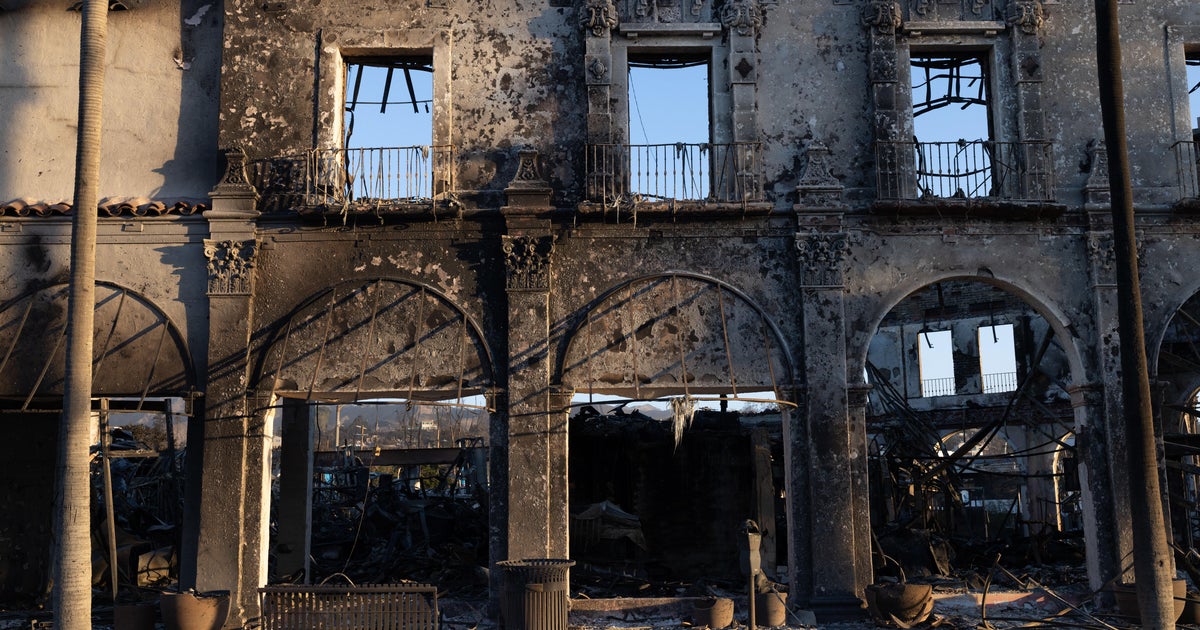 Live updates: Death toll rises as fire crews in Los Angeles brace for more ...