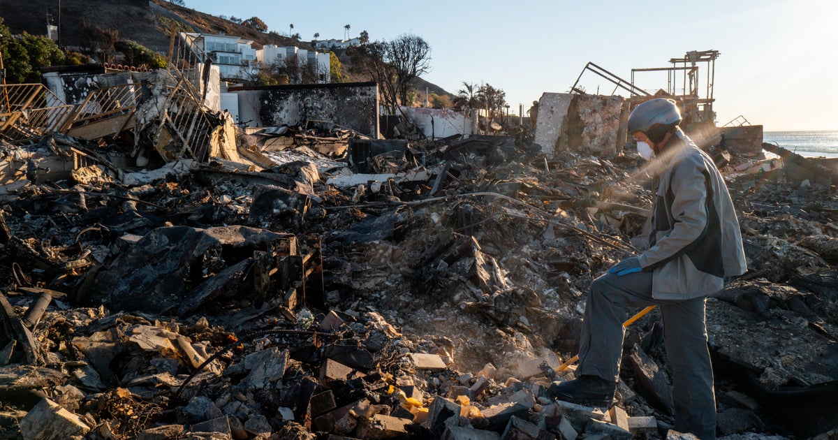As California fires persist, L.A. area threatened by expected dangerous winds: Live Updates As California fires persist, L.A. area threatened by expected dangerous winds: Live Updates