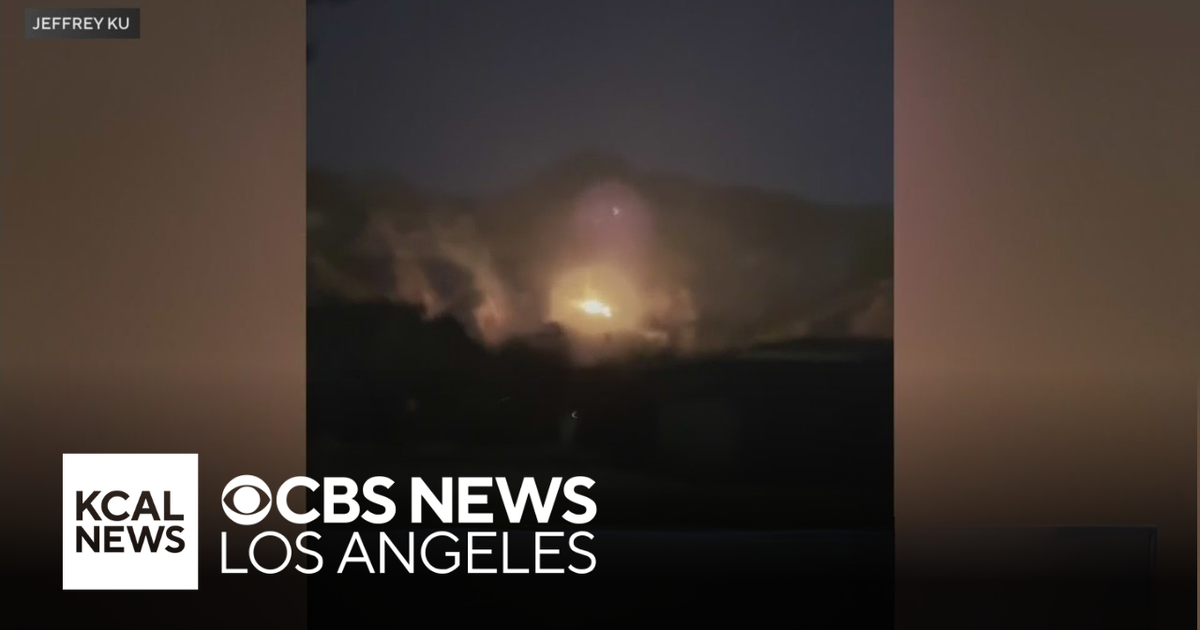 Ring camera captures Altadena couple's escape from the Eaton Fire CBS(01)