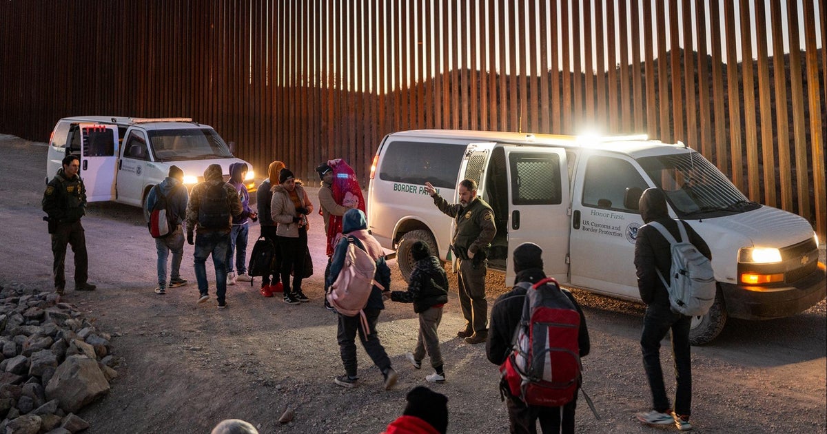 Both sides of U.S.-Mexico border preparing for Trump's return