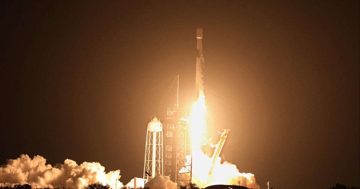 2 commercial landers launched for the moon on SpaceX rocket