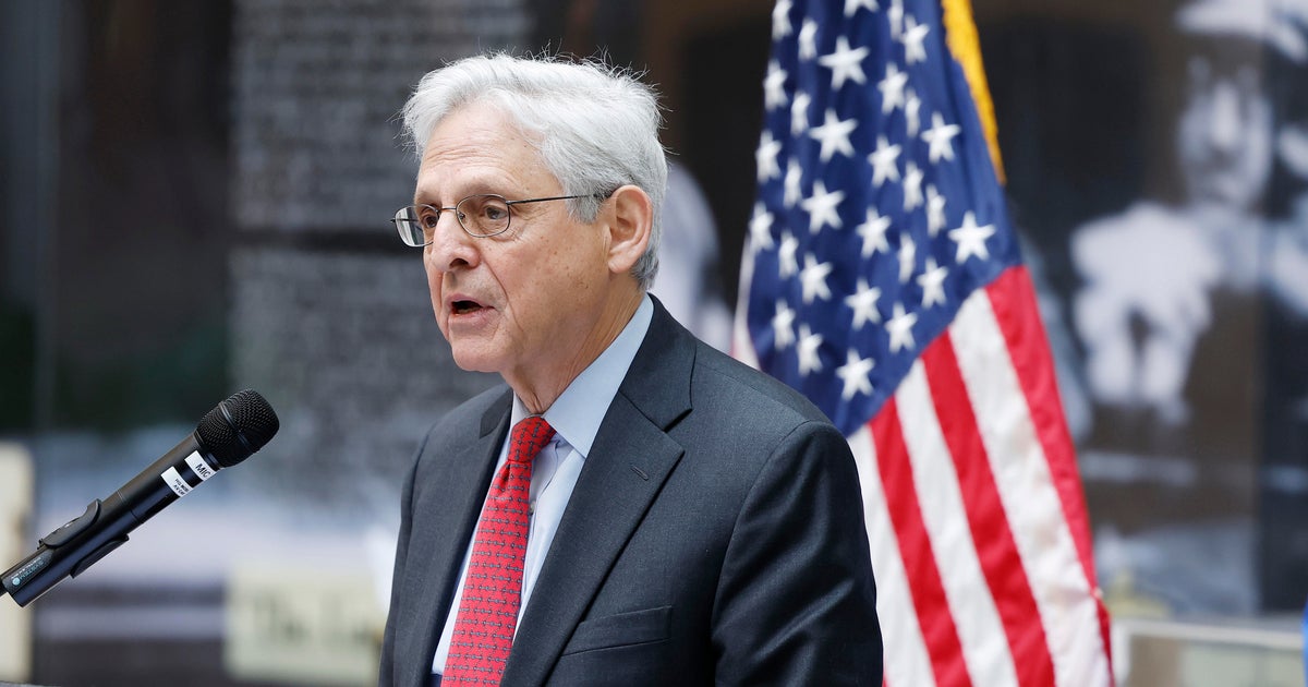 Democrats urge Garland to drop case against 2 former Trump co-defendants, release rest of special counsel report Democrats urge Garland to drop case against 2 former Trump co-defendants, release rest of special counsel report