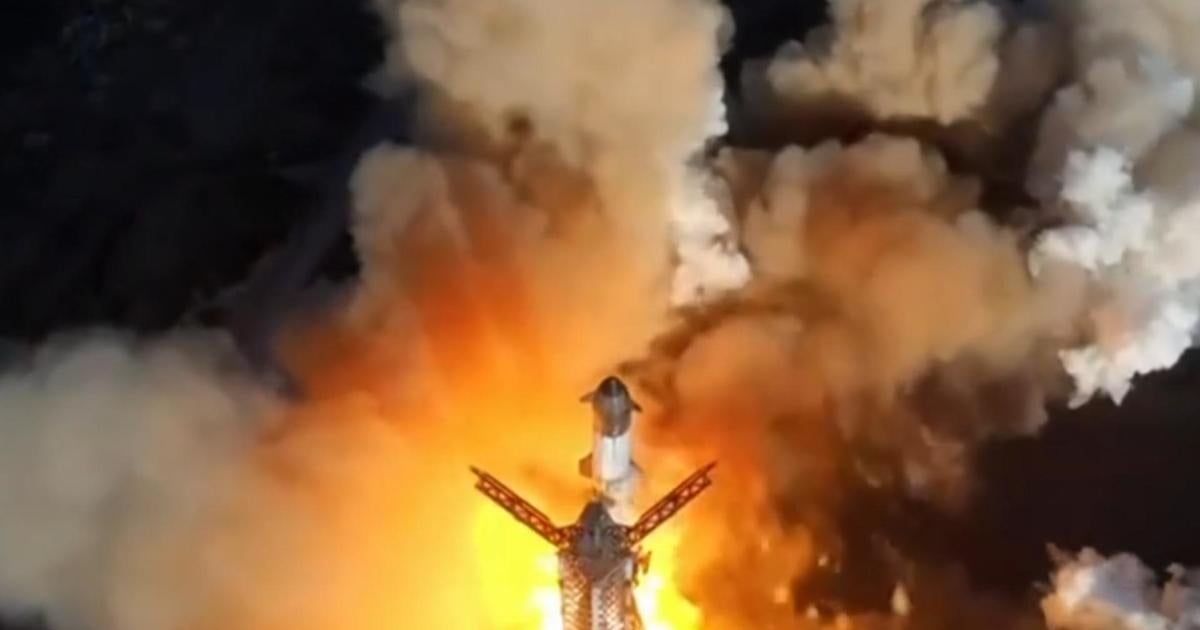 FAA orders investigation after SpaceX Starship breaks up and showers debris