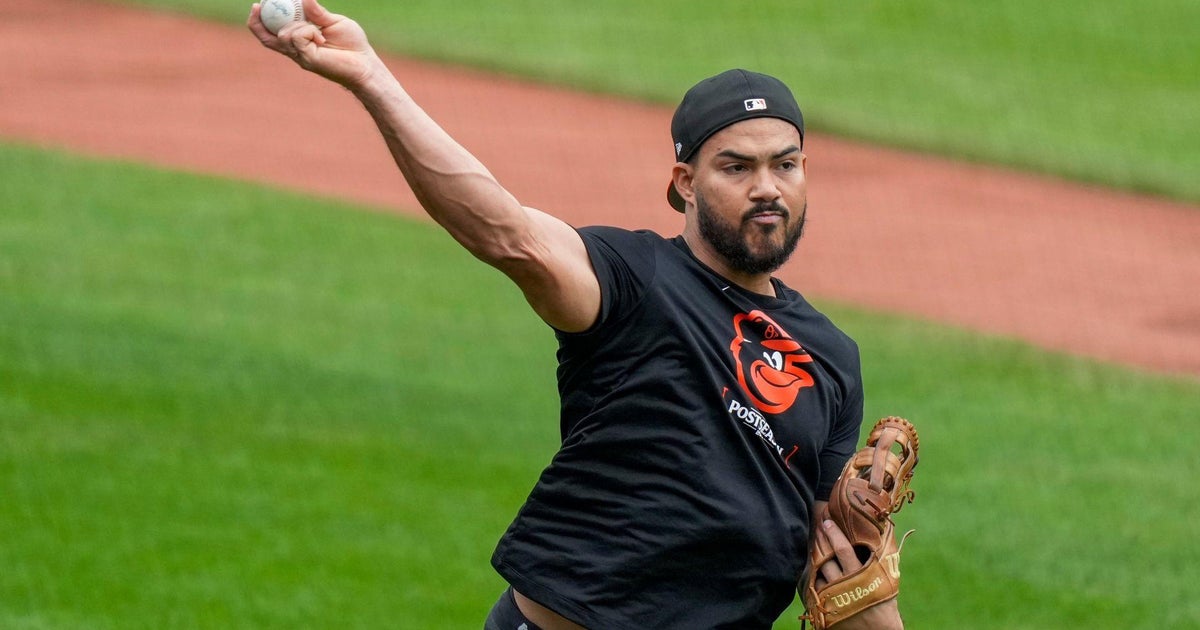 Blue Jays Sign Santander Amid Free Agent Misses