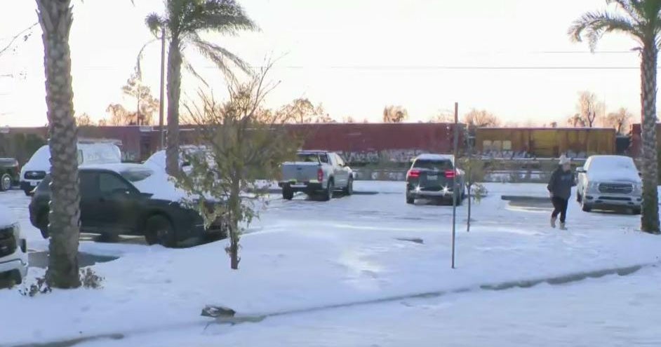 Florida panhandle sees record snowfall from winter blast - CBS Miami